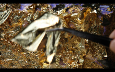 An atone golden stone